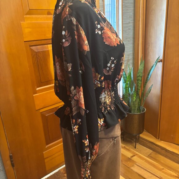 Beautiful Printed Black Blouse - Picture 3 of 6